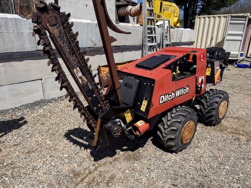 2017 Ditch Witch 410SX — photo 3