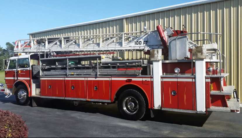 1981 American LaFrance 100' Aerial — photo 3
