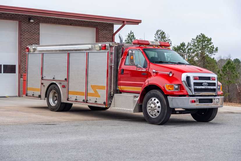 2004 Ford 750 Squad — photo 3