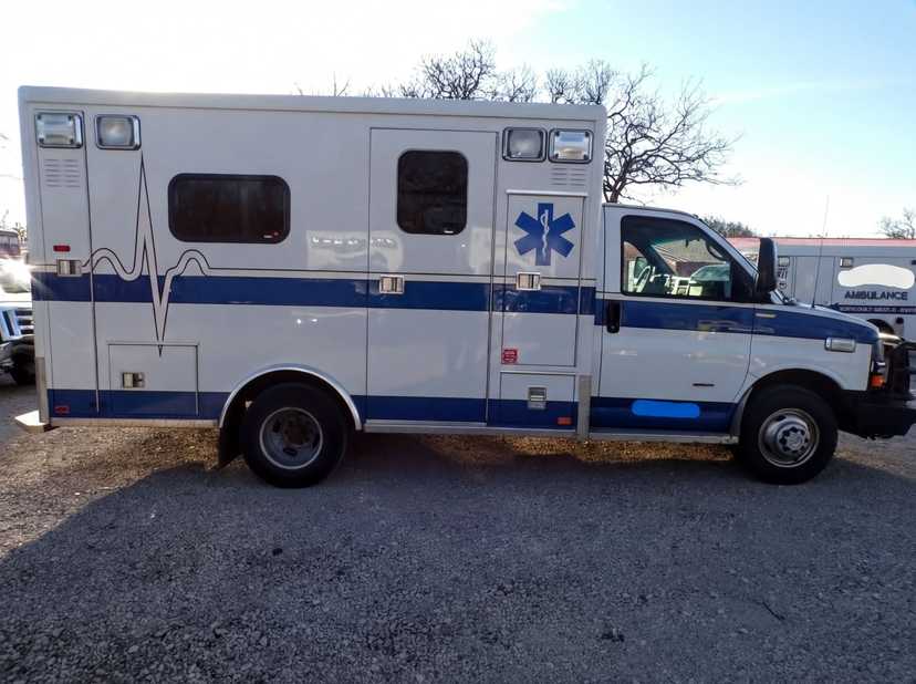 2009 AEV Chevrolet Type III Ambulance — photo 3