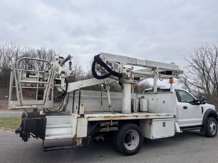 2017 Ford F550 Bucket Truck w/ Altec AT48S Boom (53 ft) — photo 4