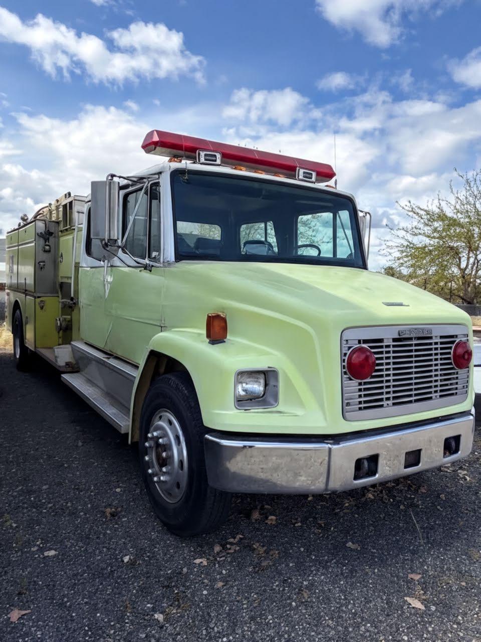 1993 Freightliner International Pumper - image 2