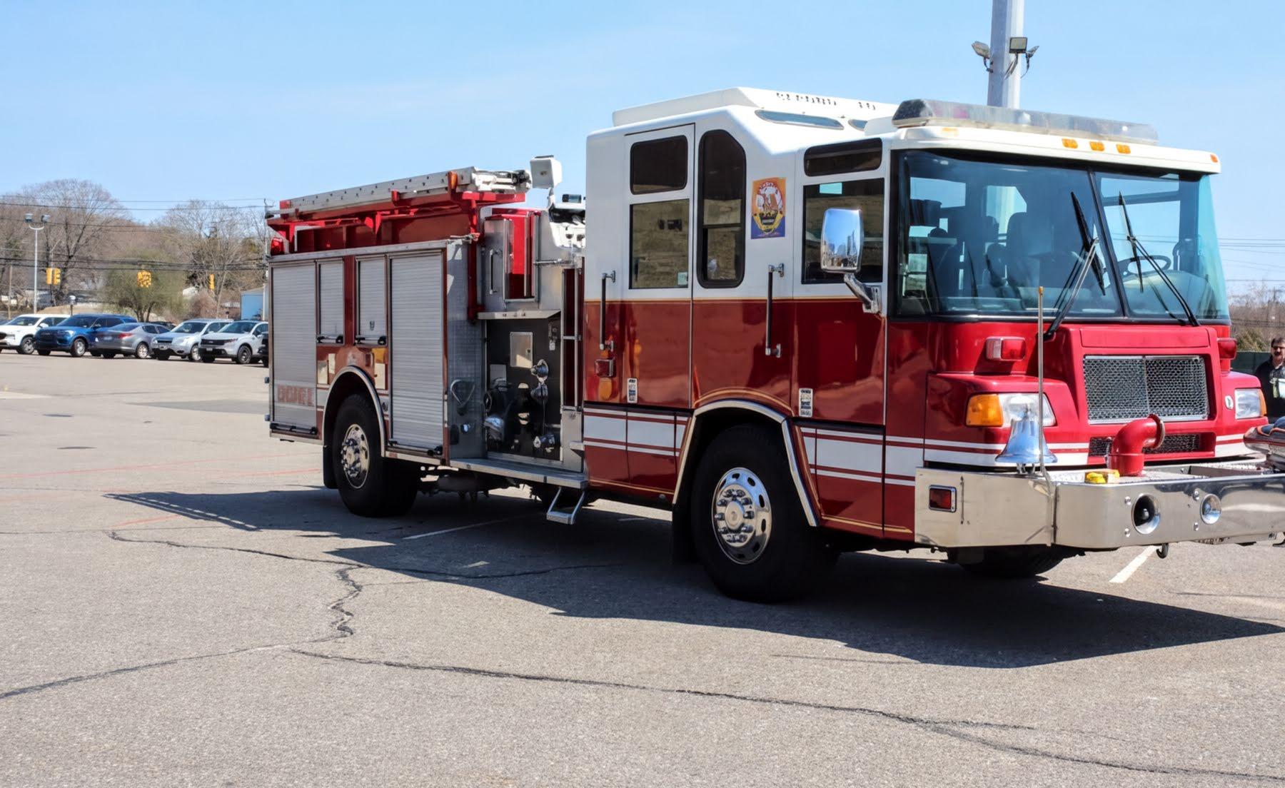 1998 Pierce Quantum Pumper - image 3