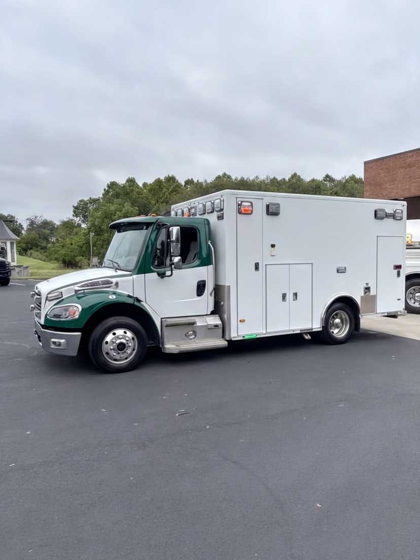 2019 PL-Custom Freightliner Type I Ambulance — photo 3