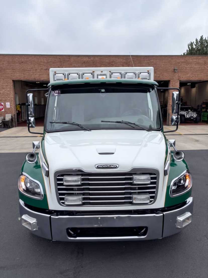2019 PL-Custom Freightliner Type I Ambulance — photo 4