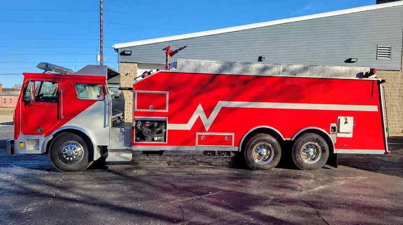 1988 Alexis Peterbilt Pumper Tanker — photo 3