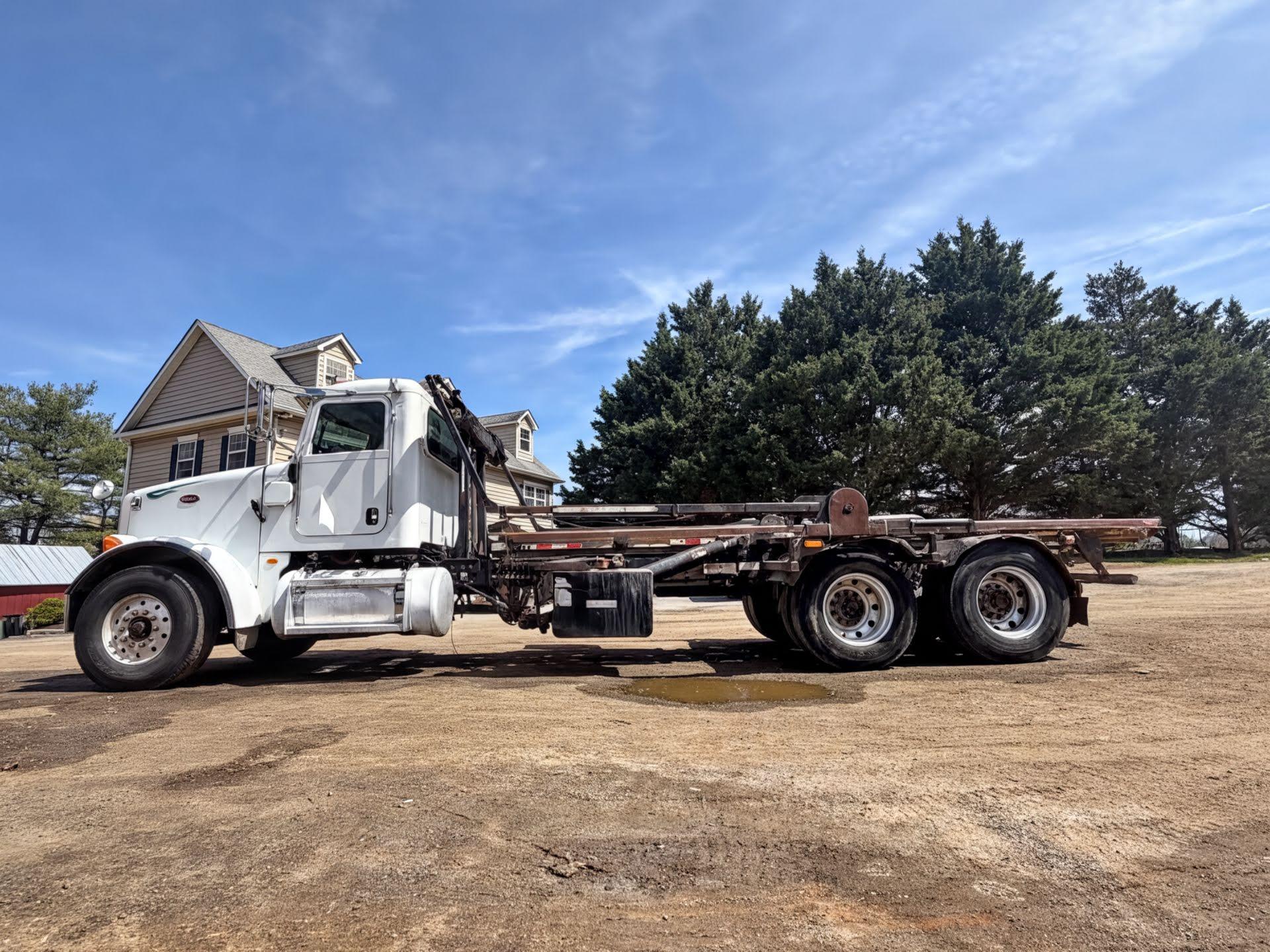 2008 Peterbilt Roll-Off - image 1