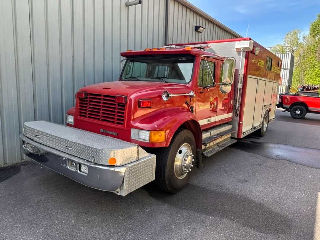 2001 International 4900 Heavy Rescue