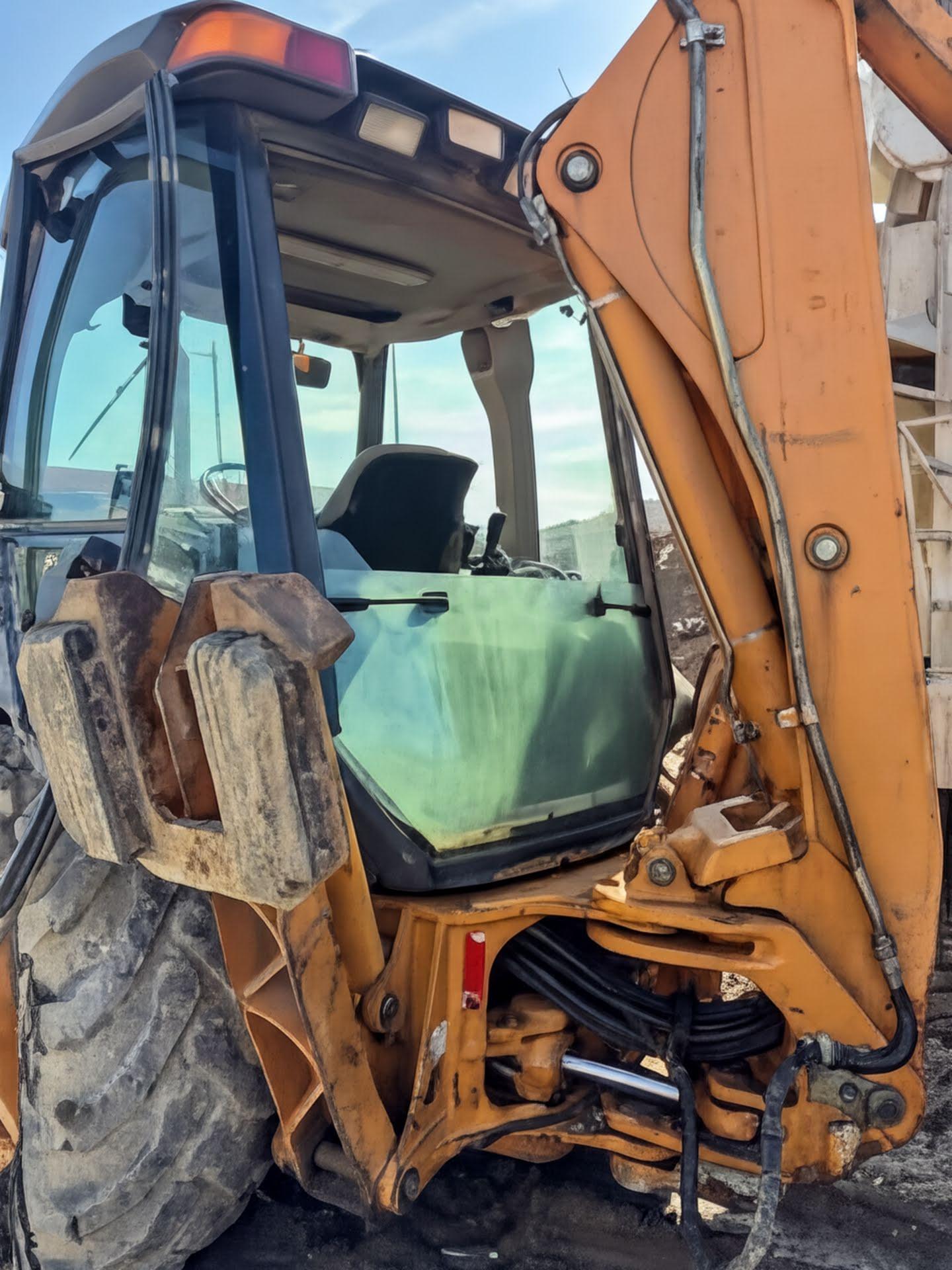 2005 Case 580M Series 3 Backhoe Loader Extended Hoe - image 2