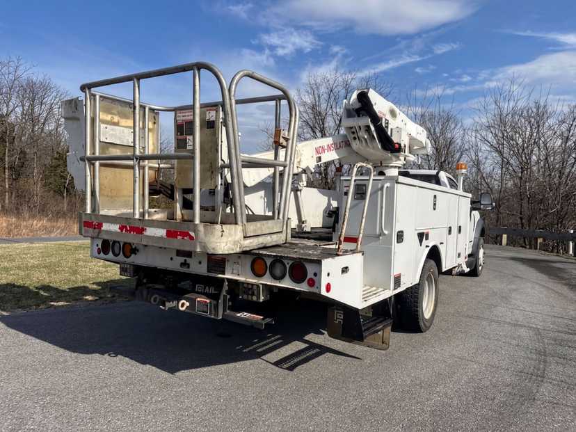 2019 Ford F550 Bucket Truck w/ Altec AT41S Boom (46 ft) — photo 5
