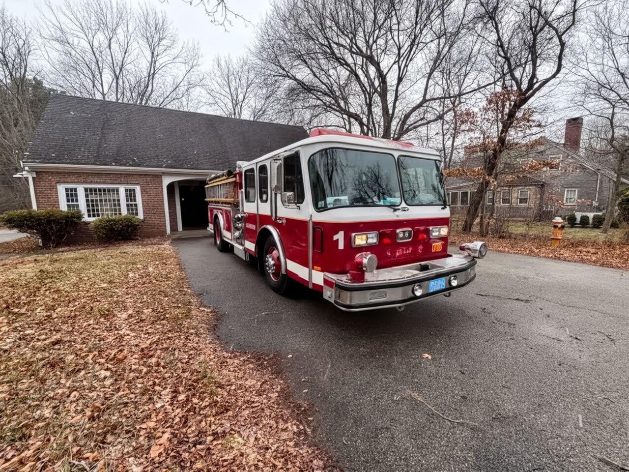 1995 E-One Pumper - image 1