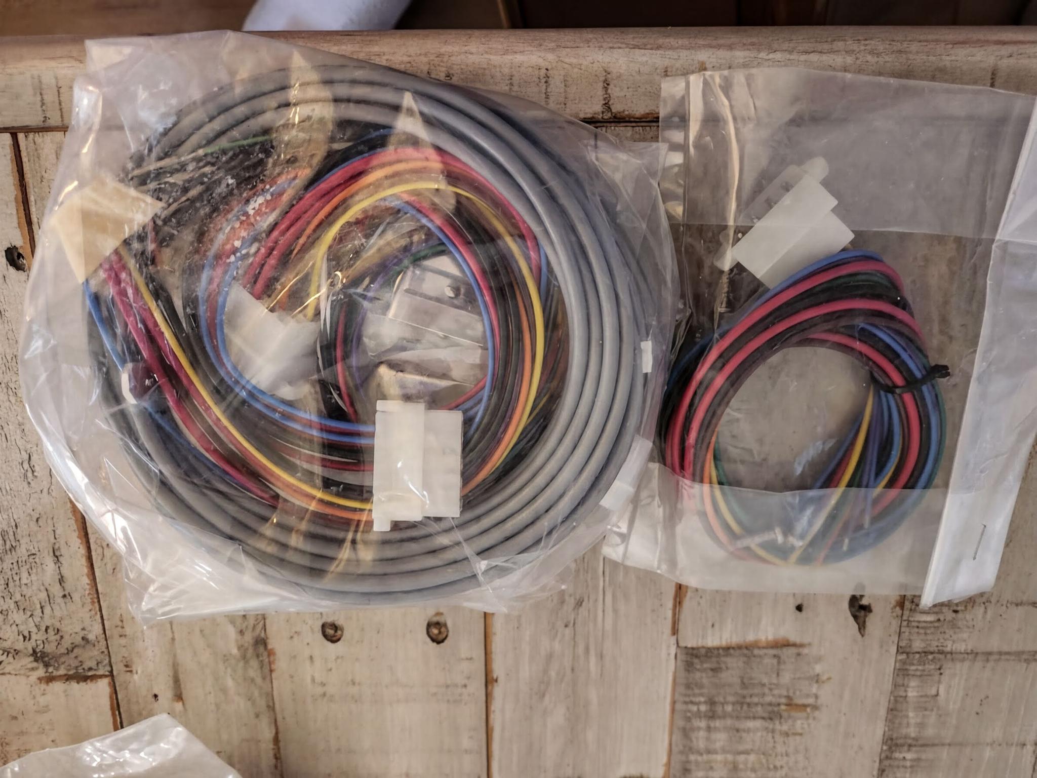 New old stock whelen parts - image 4