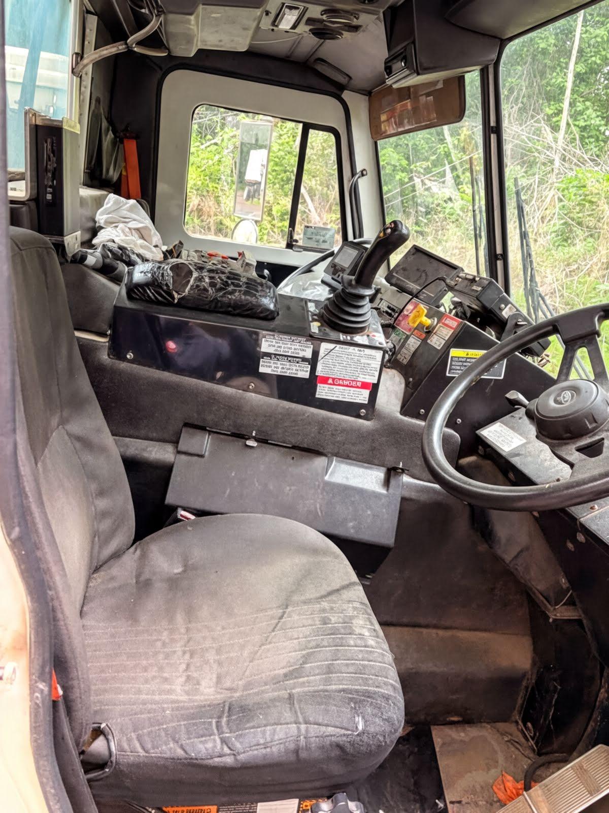 2011 Mack Heil Side Loader - image 5
