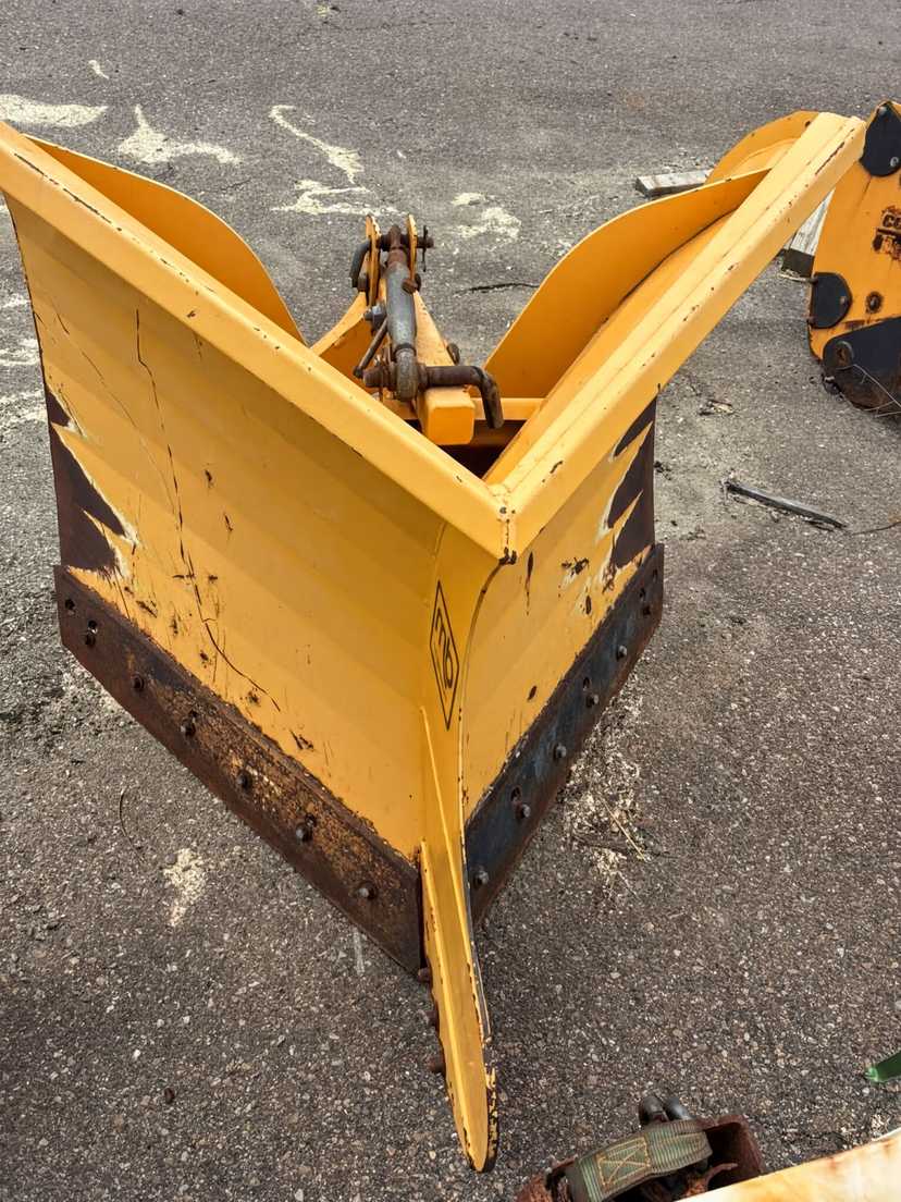 2012 MB Plow — photo 2