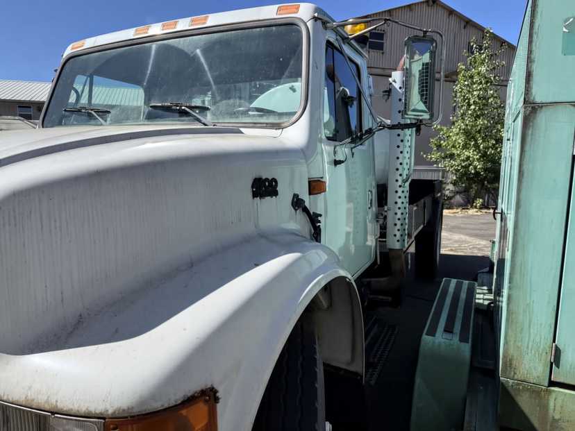 1995 International 400 FL80 Sewer Jet Truck — photo 2