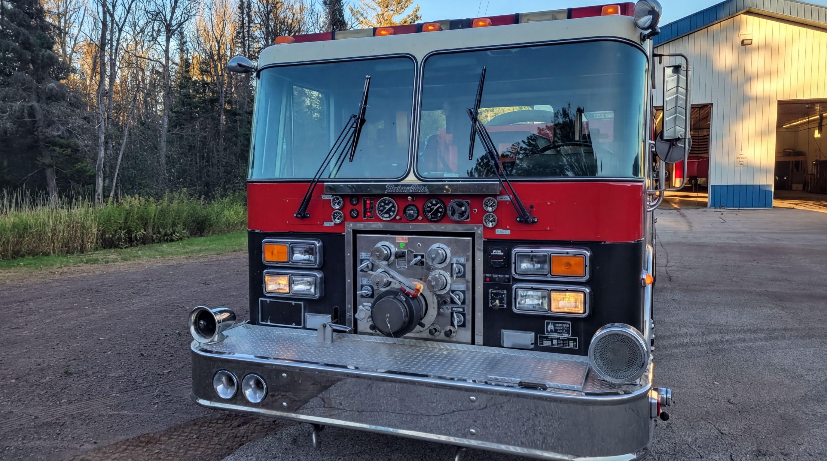 1990 Spartan Pumper Tanker - image 2