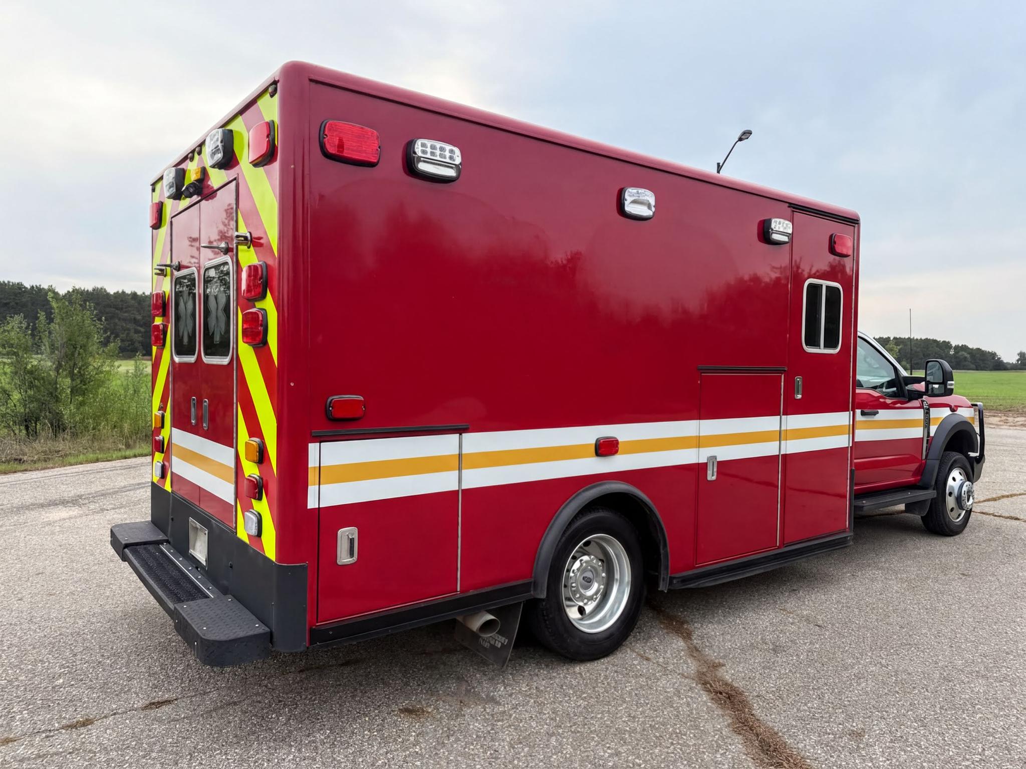 2023 Horton Ford 4x4 Type I Ambulance - image 3