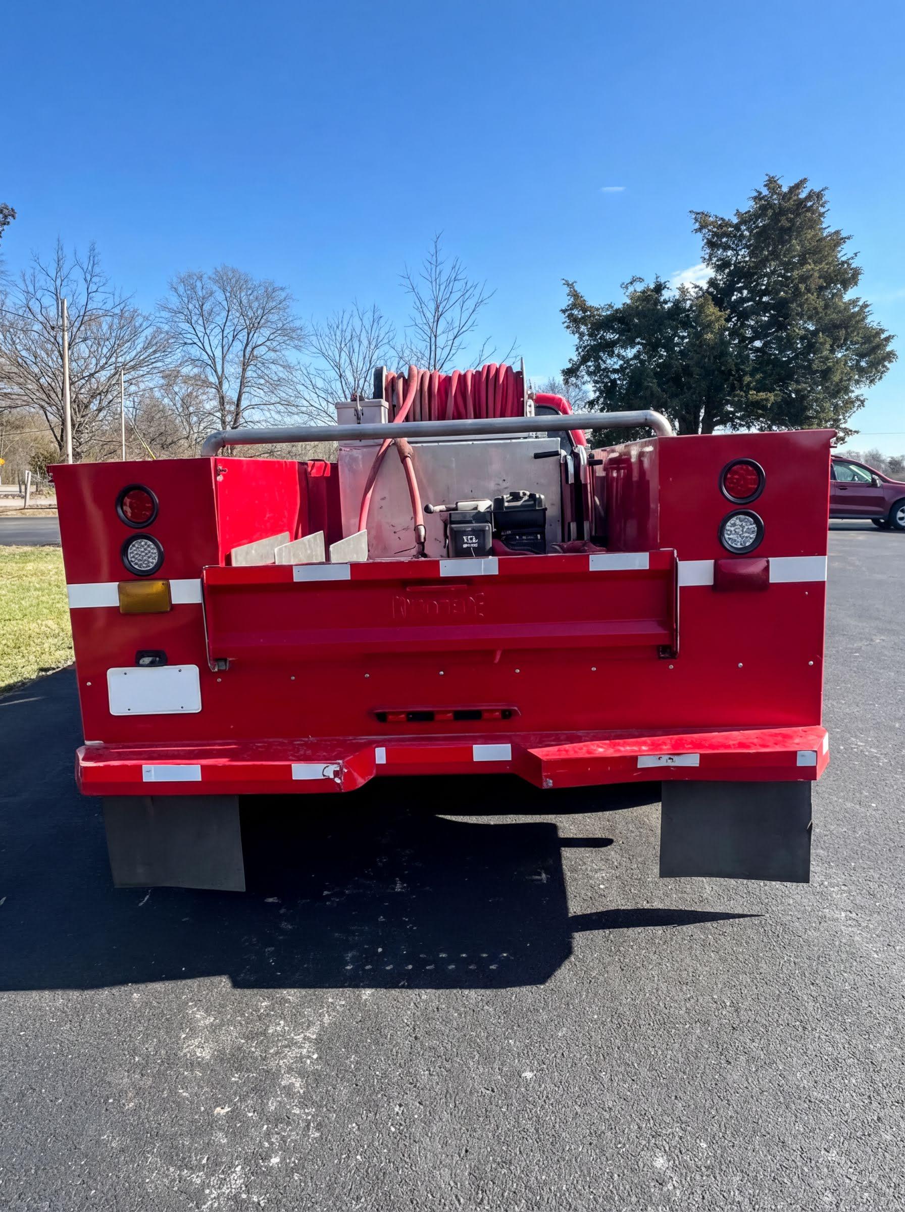 2001 Ford F550 4x4 Brush Truck - image 4