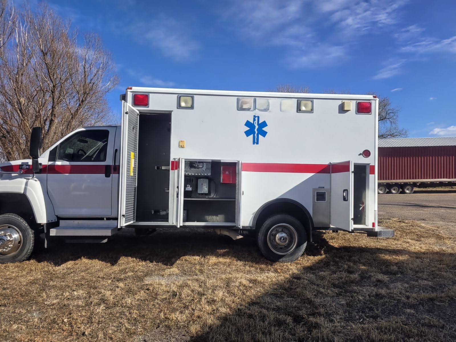 2008 Chevrolet 2008 Wheeled Coach Type I Ambulance - image 3