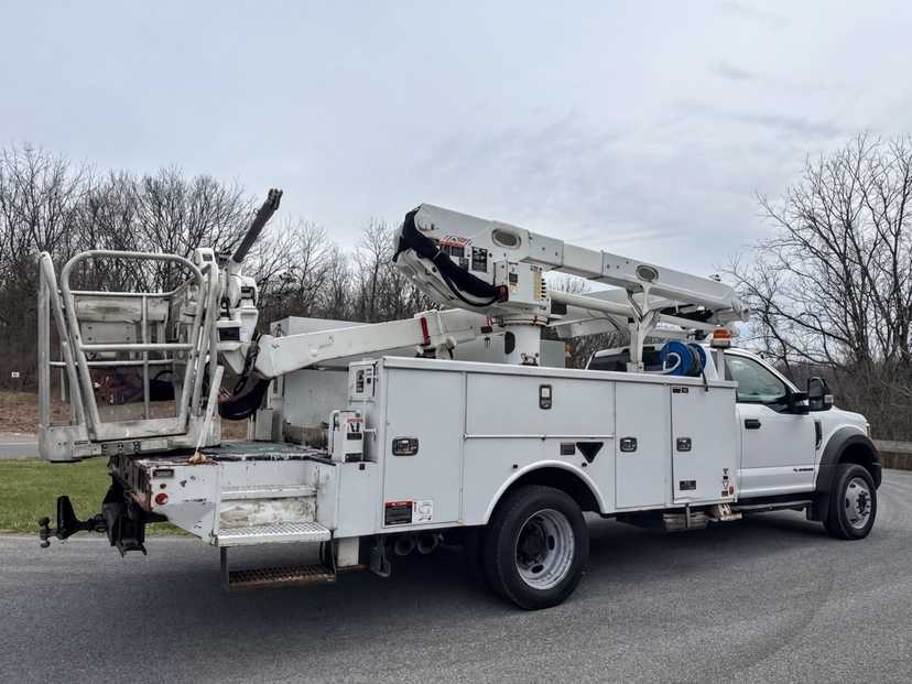 2019 Ford F550 Bucket Truck w/ Altec AT48S Boom (53 ft) — photo 4