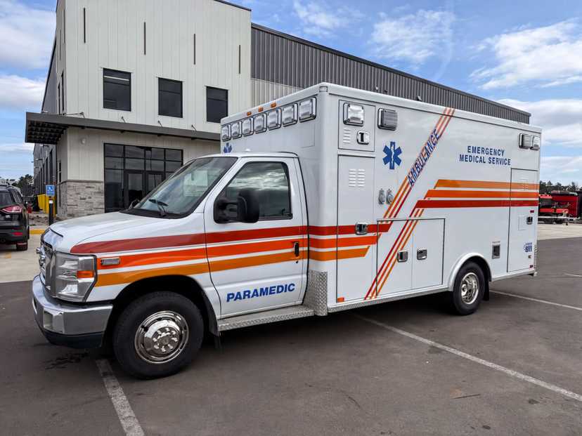 2023 AEV Ford Type III Ambulance — photo 2