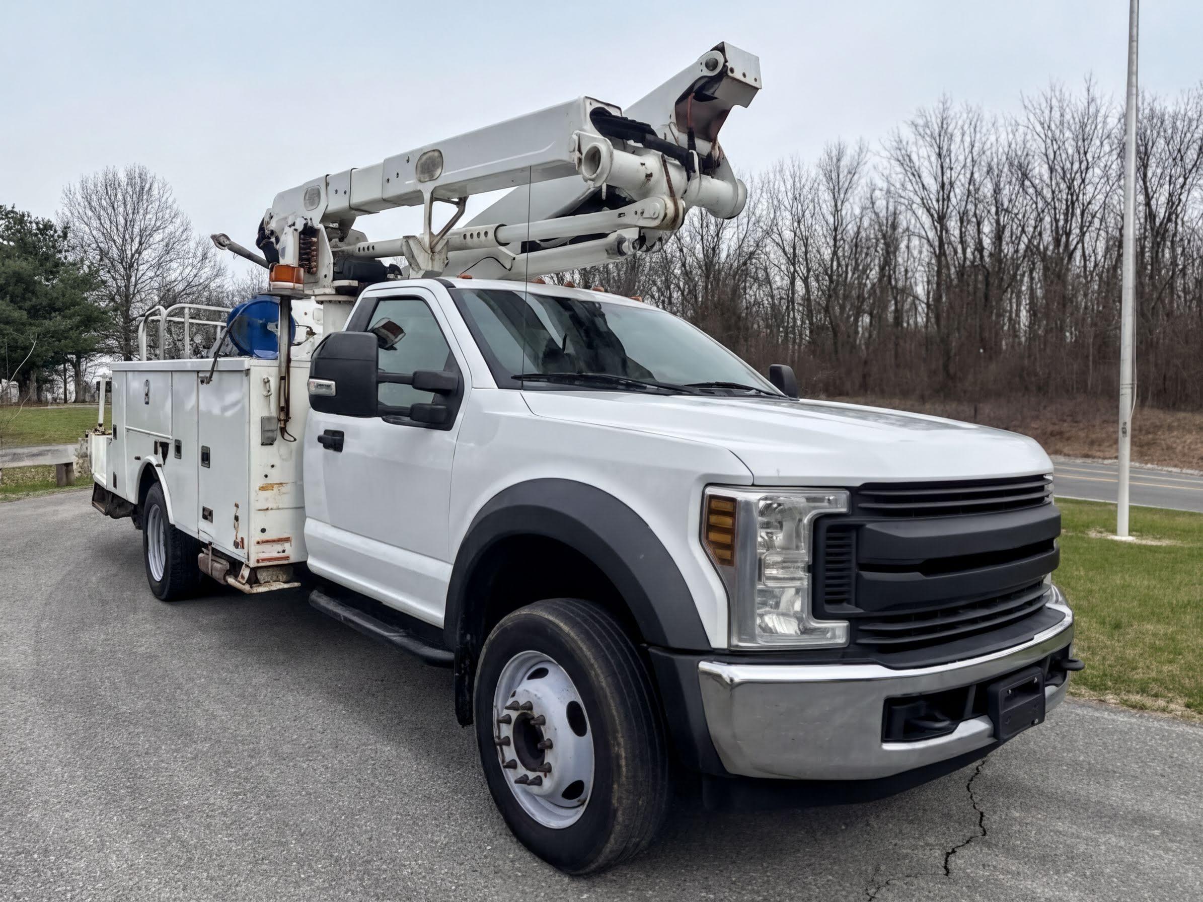 2019 Ford F550 Bucket Truck w/ Altec AT48S Boom (53 ft) - image 2