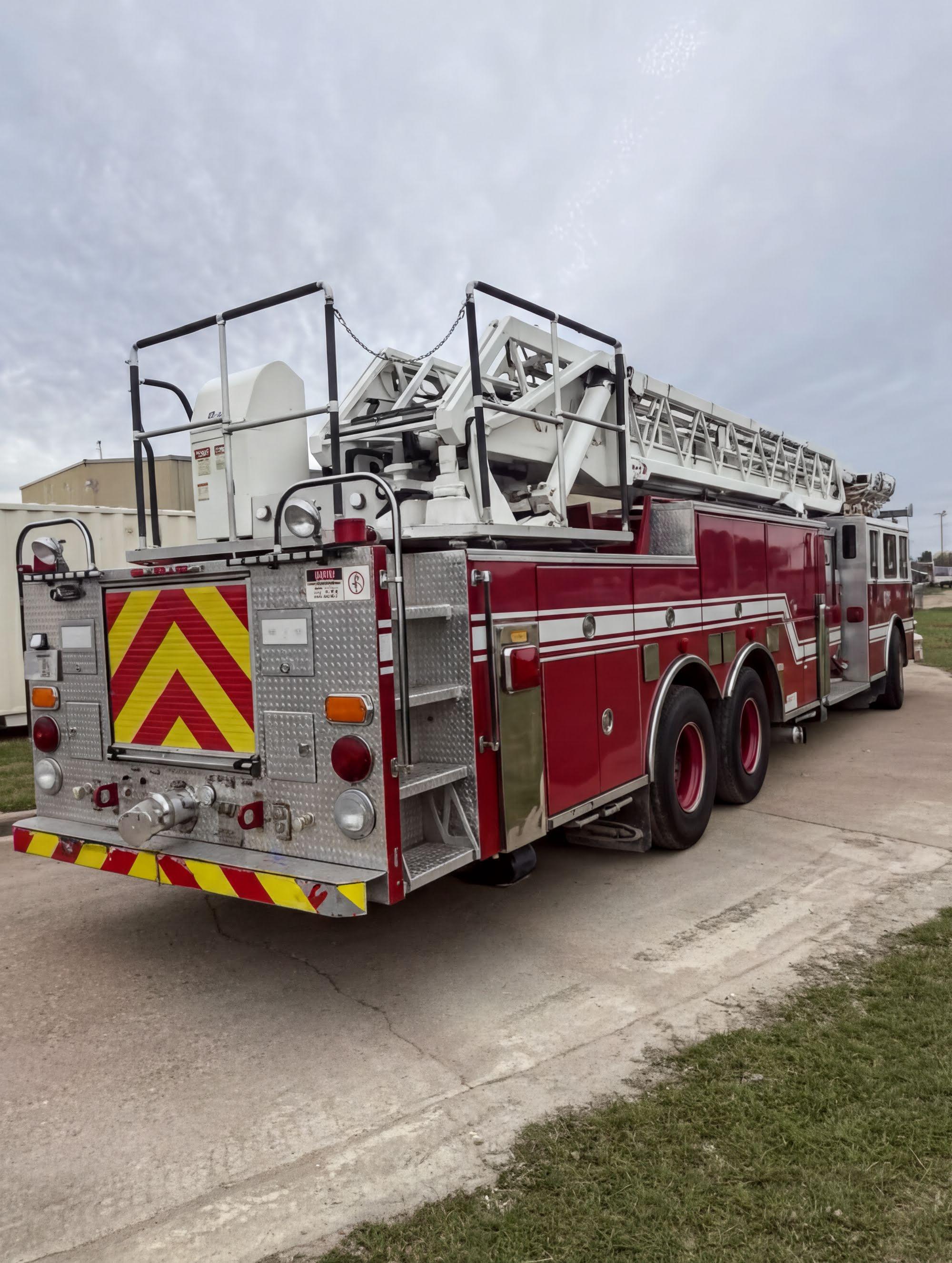 1998 Pierce Arrow 105' Aerial - image 3