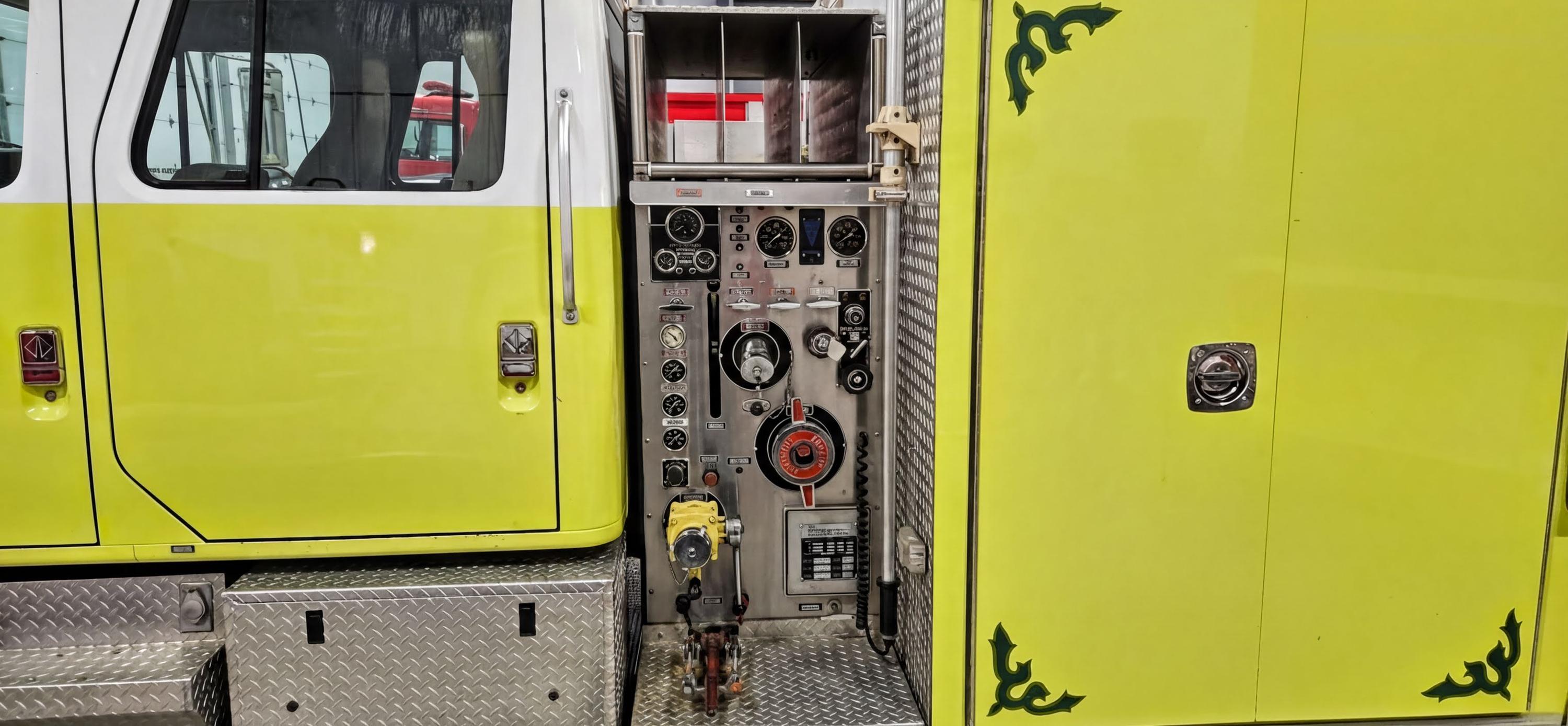 1995 International Rescue Pumper - image 3