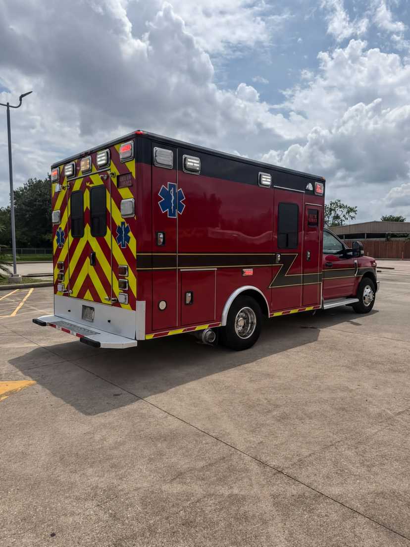 2017 Ford Type I Ambulance — photo 3