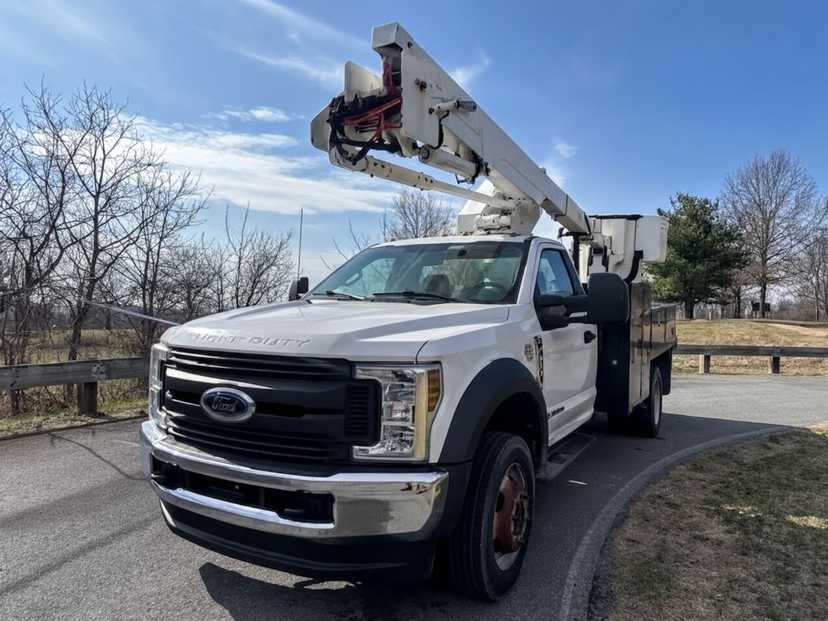 2019 Ford F550 4x4 Bucket Truck w/ Hi-Ranger LT40 Boom (45 ft) — photo 2