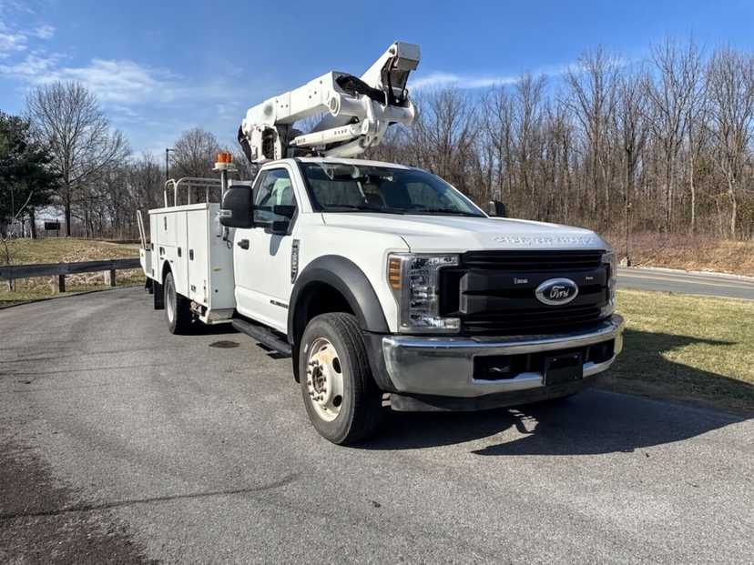2019 Ford F550 Bucket Truck w/ Altec AT41S Boom (46 ft) — photo 3