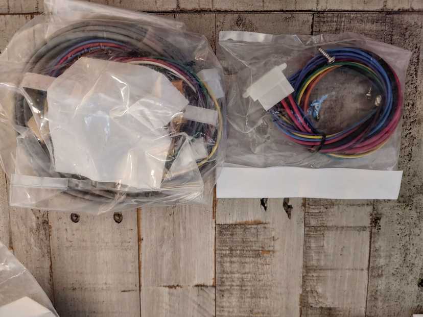 New old stock whelen parts — photo 3