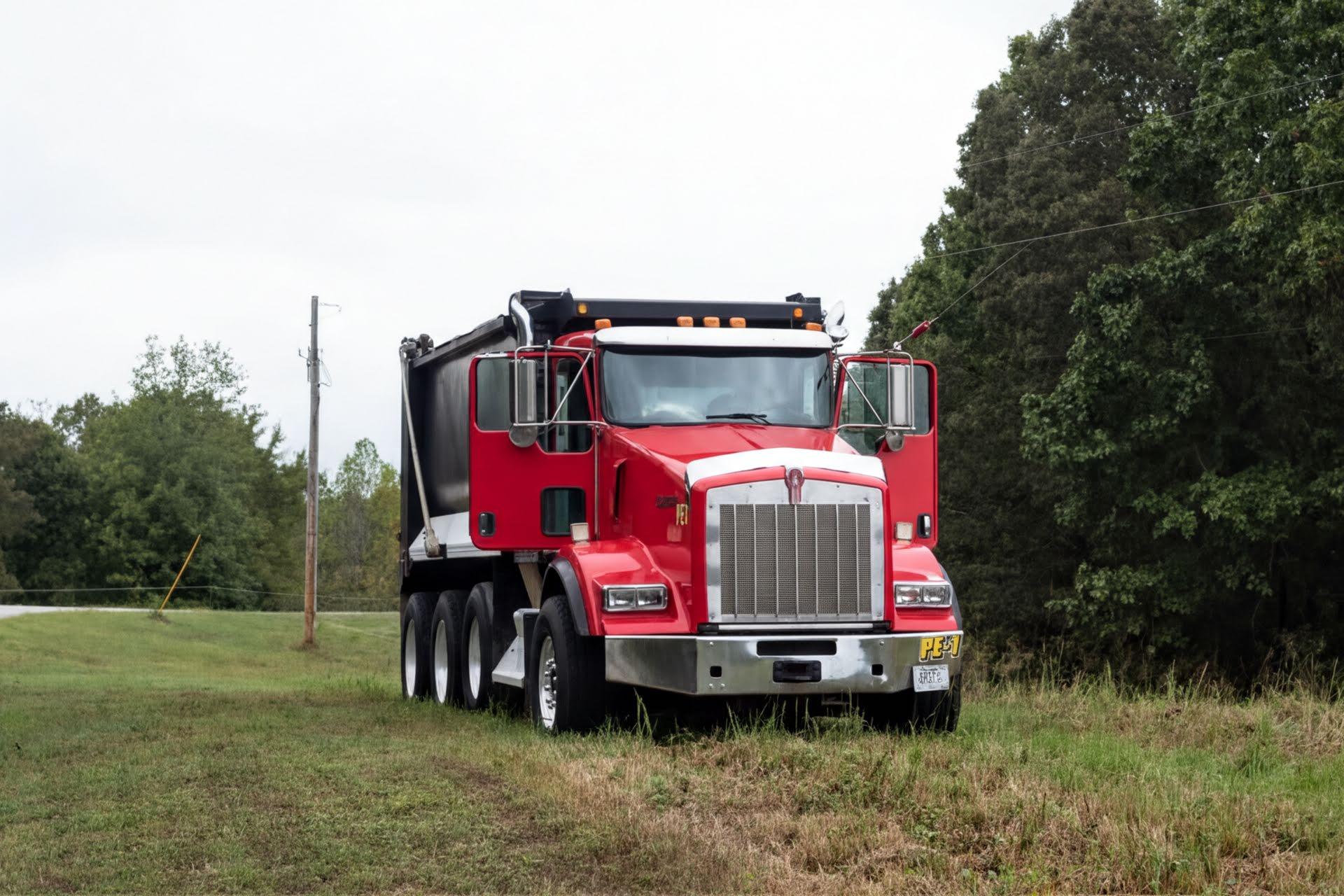 2014 Kenworth T880 Dump Truck - image 1