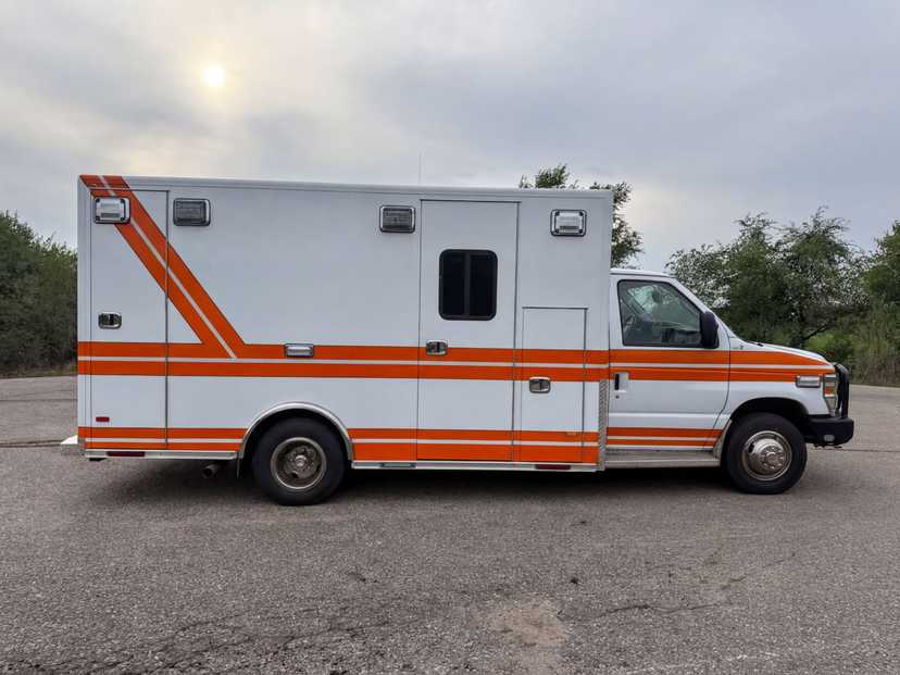 2021 PL-Custom Ford Type I Ambulance — photo 2