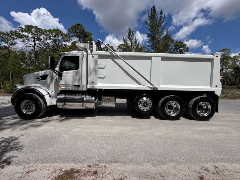 2019 Peterbilt 567 Dump Truck — photo 4