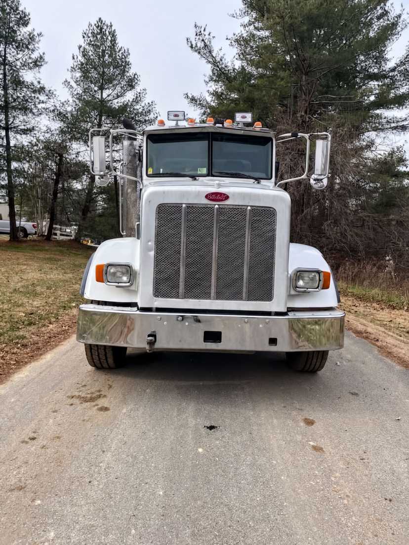 2013 Peterbilt Galbreath Roll-Off — photo 4