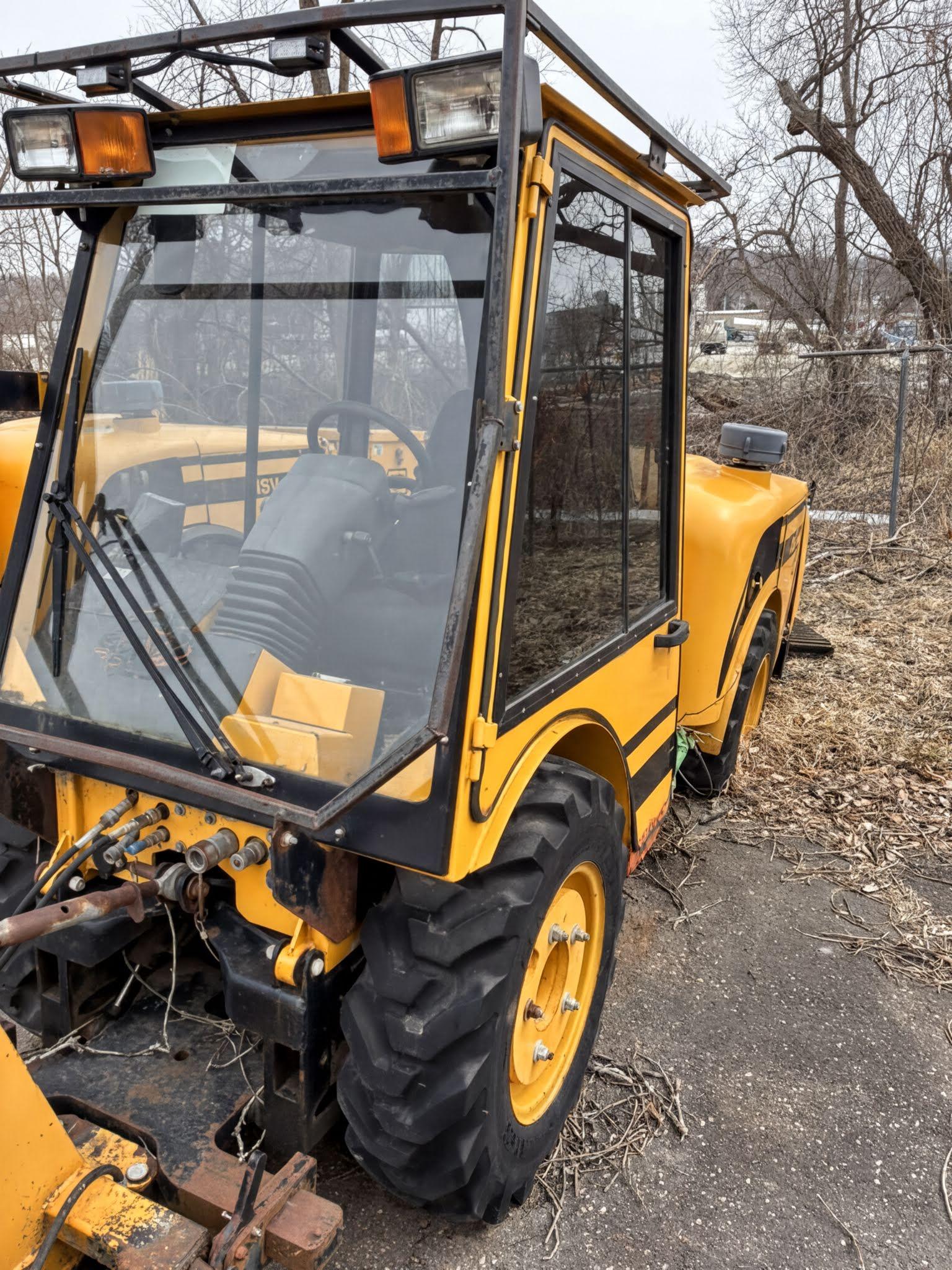2013 MB MSV Tractor (for parts) - image 2