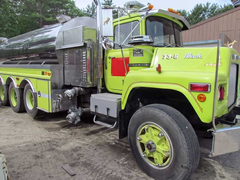 1980 4 Guys Mack Tanker — photo 5