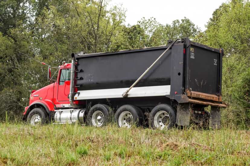 2014 Kenworth T880 Dump Truck — photo 3