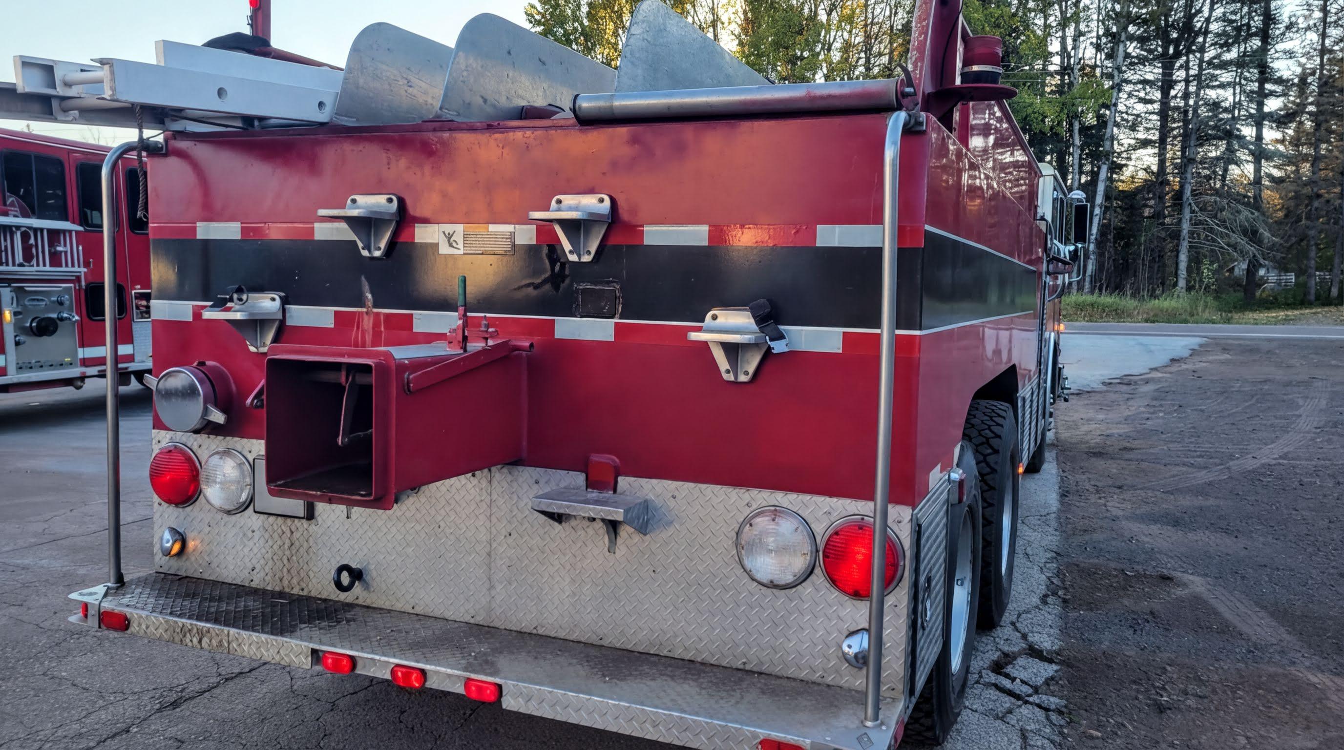 1990 Spartan Pumper Tanker - image 4