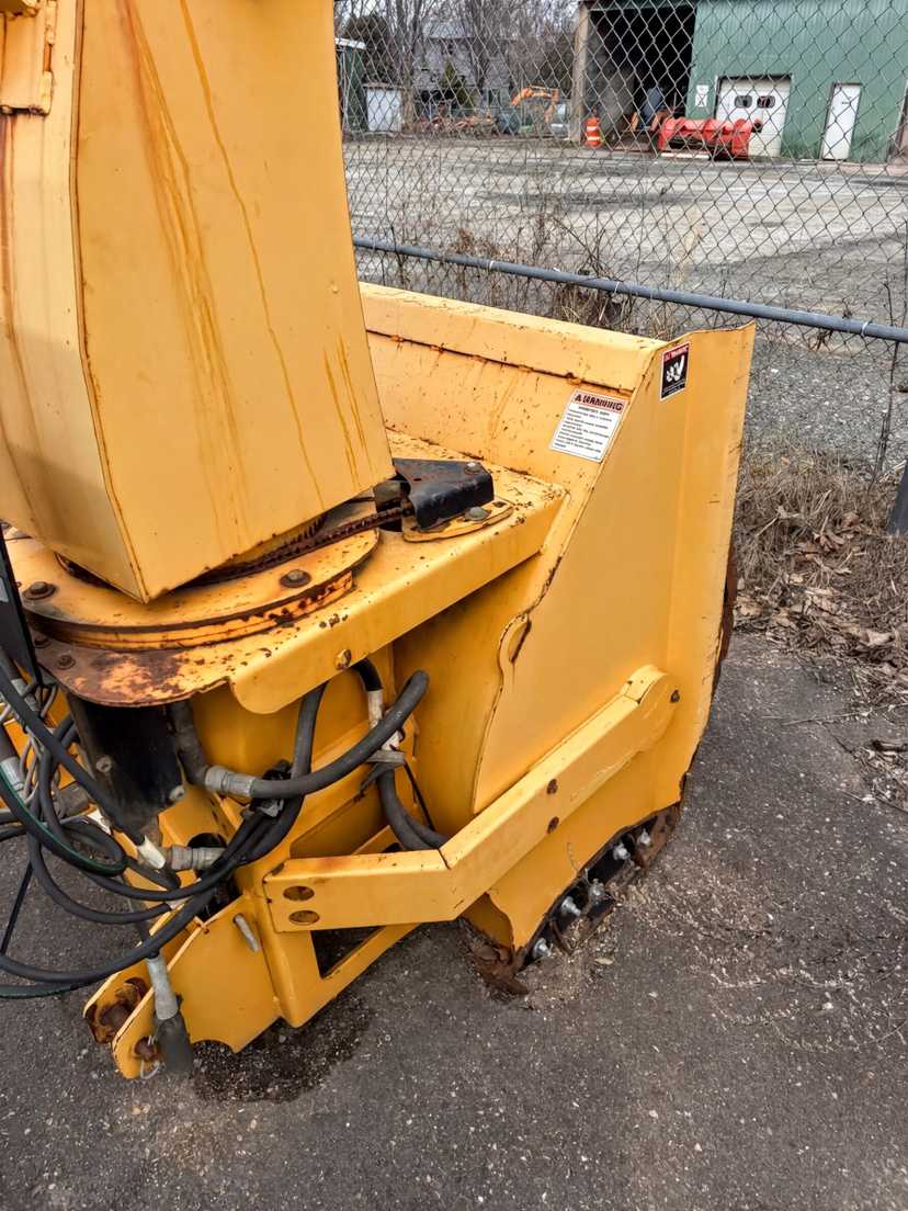 2012 MB Snow Blower — photo 3