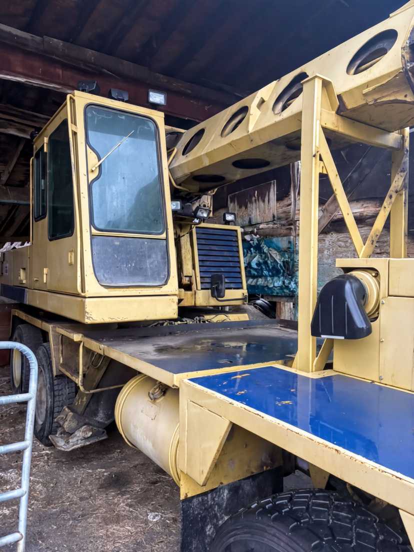 Gradall XL4100 Wheeled Excavator — photo 4