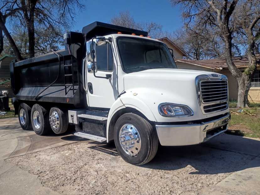 2013 Freightliner M2 — photo 3