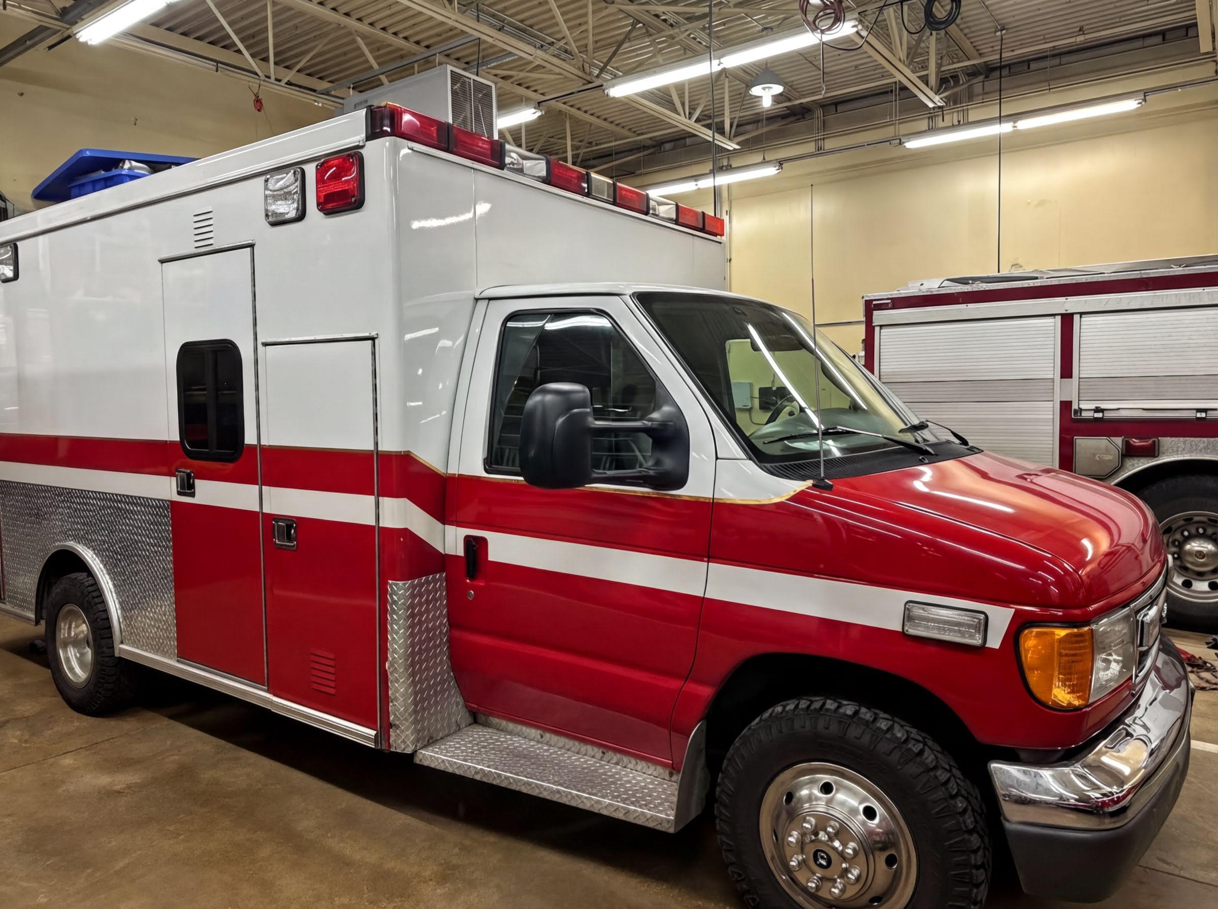 2006 Braun Ford Type III Ambulance - image 1