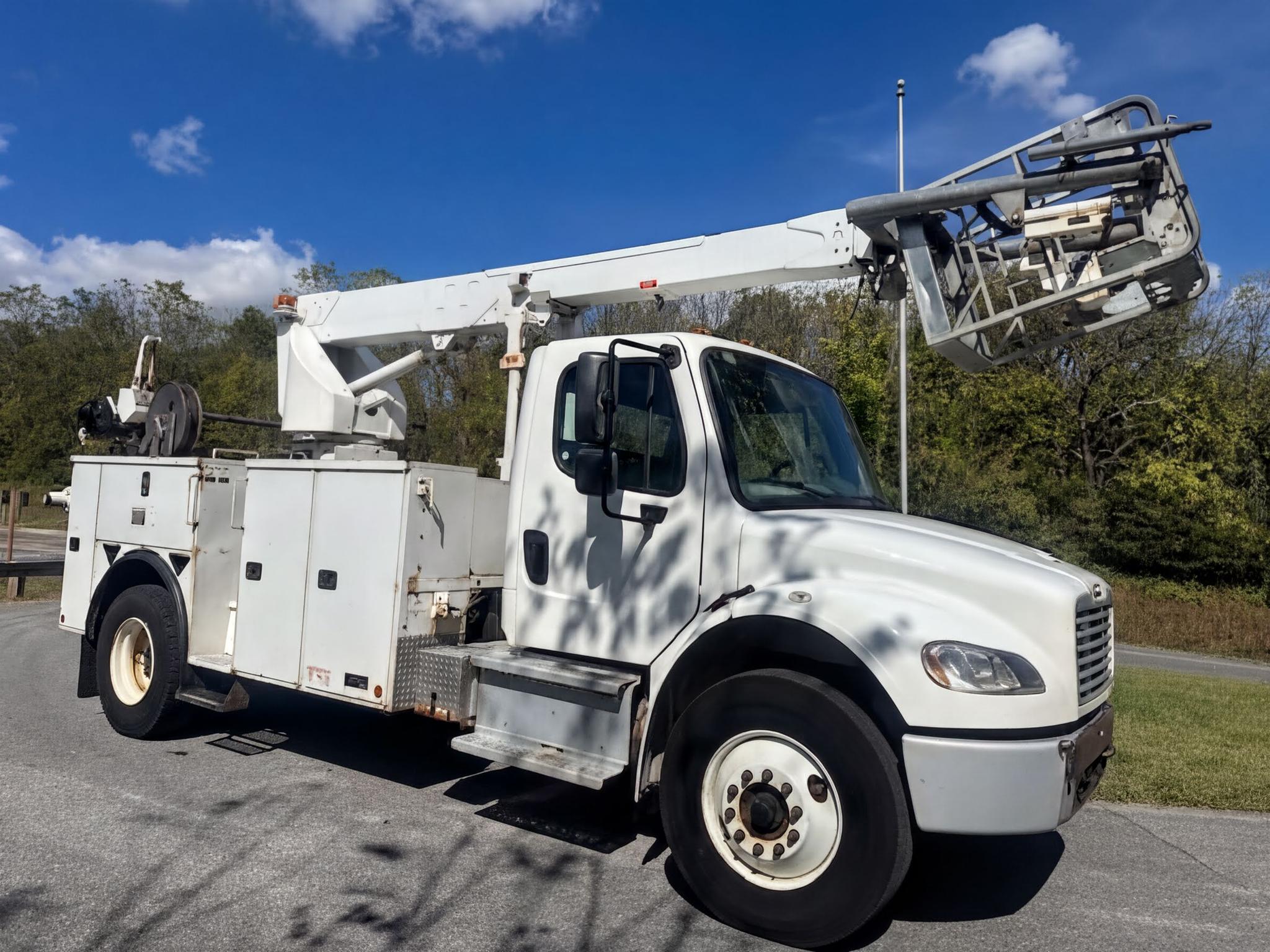 2019 Freightliner M2 106 Bucket Truck/Cable Placer (45 ft) - image 5