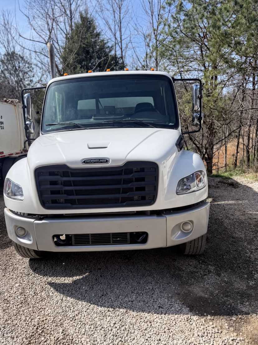 2024 Freightliner New Way Rear Loader — photo 2