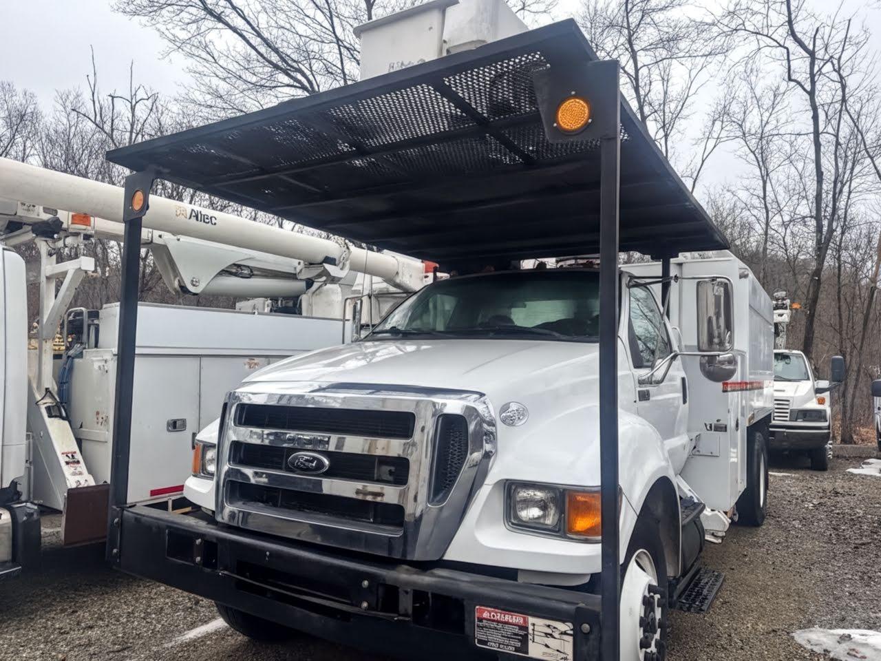 2013 Ford F750 Bucket Truck w/ Altec LR756 Boom & Chipper Dump (61 ft) - image 2