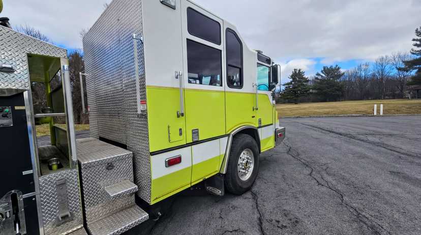2004 Pierce Quantum Pumper — photo 4