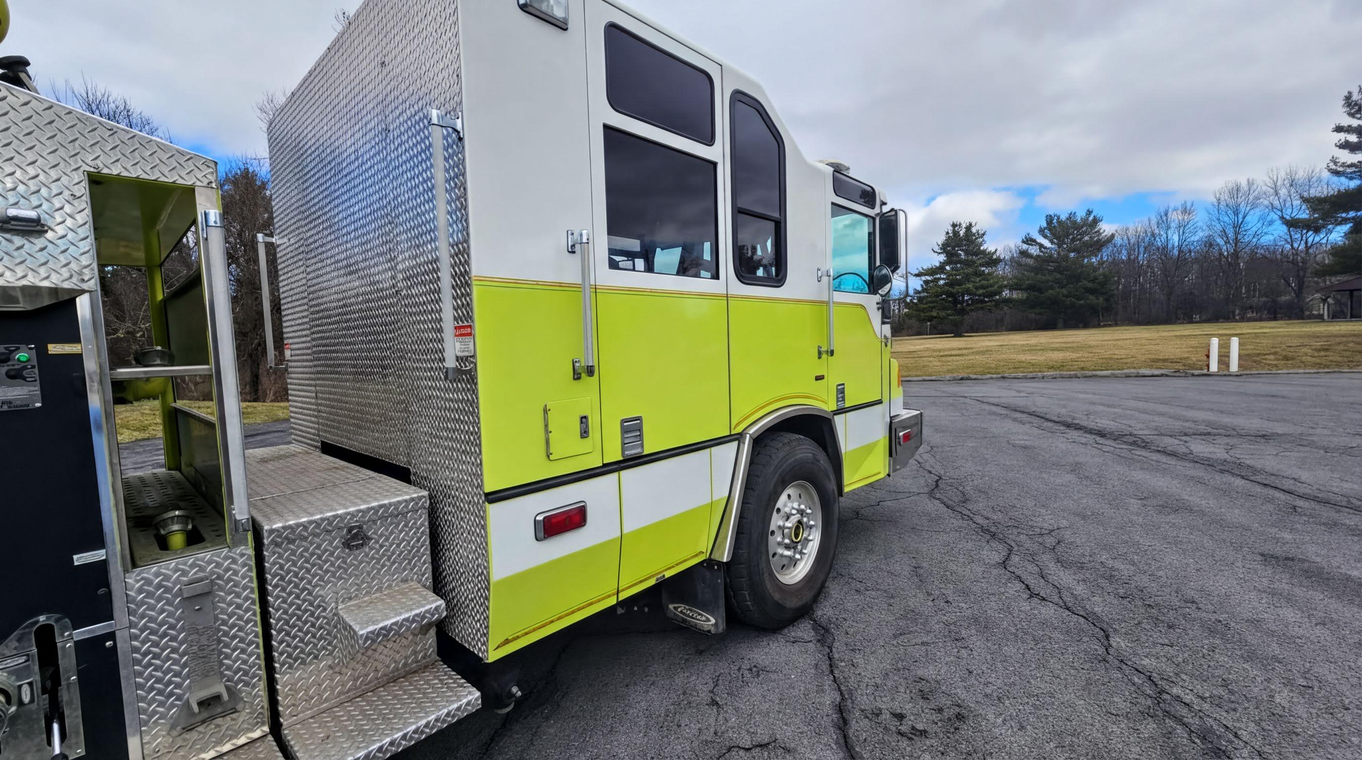2004 Pierce Quantum Pumper - image 4