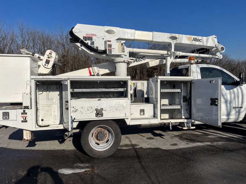 2019 Ram 5500 4x4 Bucket Truck w/ Altec AT48M Boom (53 ft) — photo 5